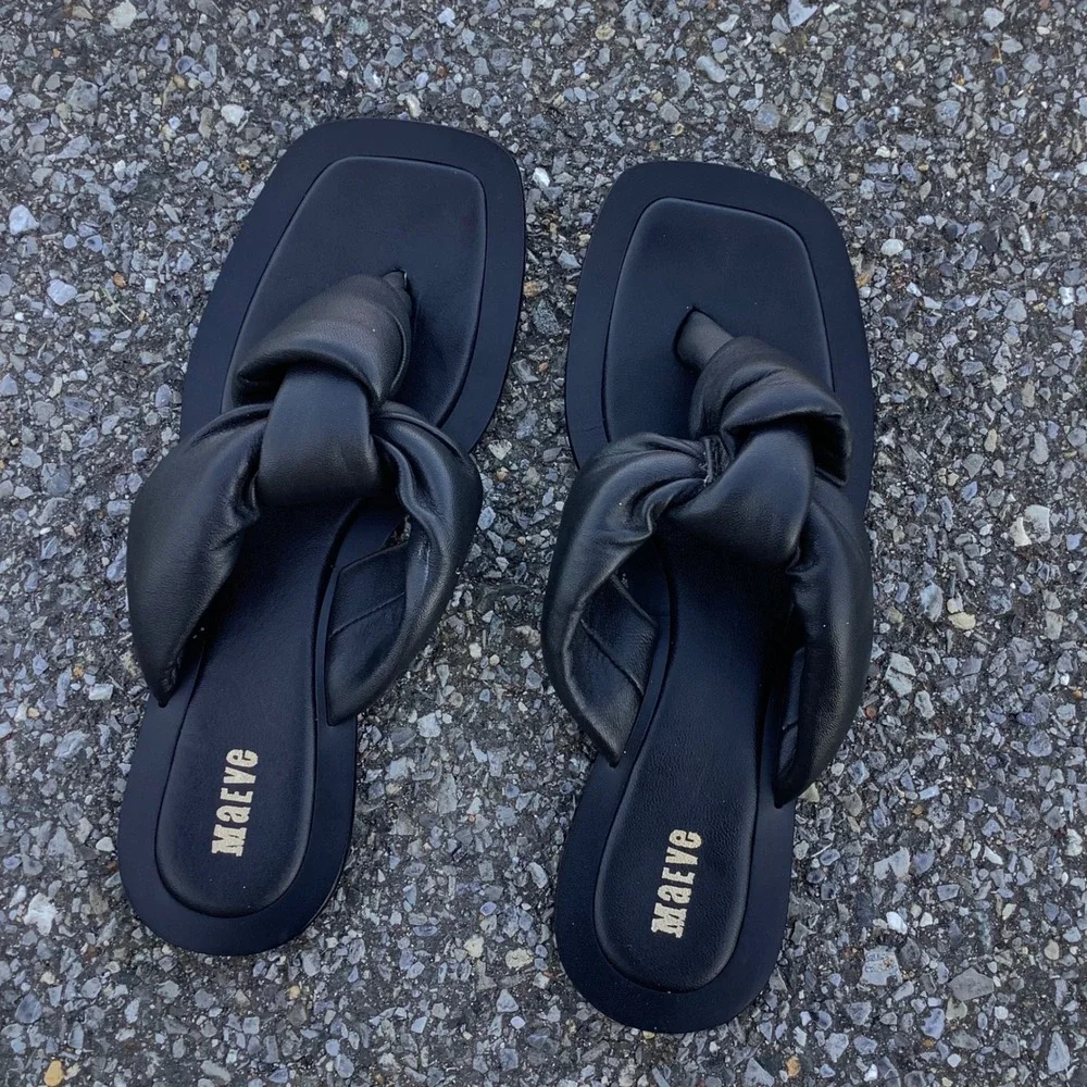 Maeve Black Leather Knotted Puffy Thong Sandals Square Toe Flat Slides Size 7M - Picture 4 of 7